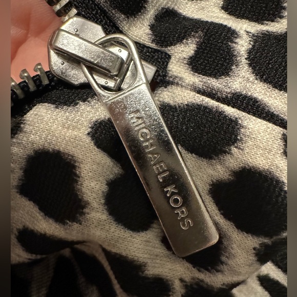 MICHAEL KORS FITTED LEOPARD PRINT ELEGANT MID SKIRT - Picture 2 of 6